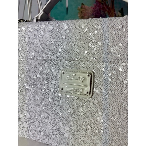 Disney x Loungefly White Sequin Minnie Mouse Bridal Bow Crossbody Bag Purse - Picture 6 of 10